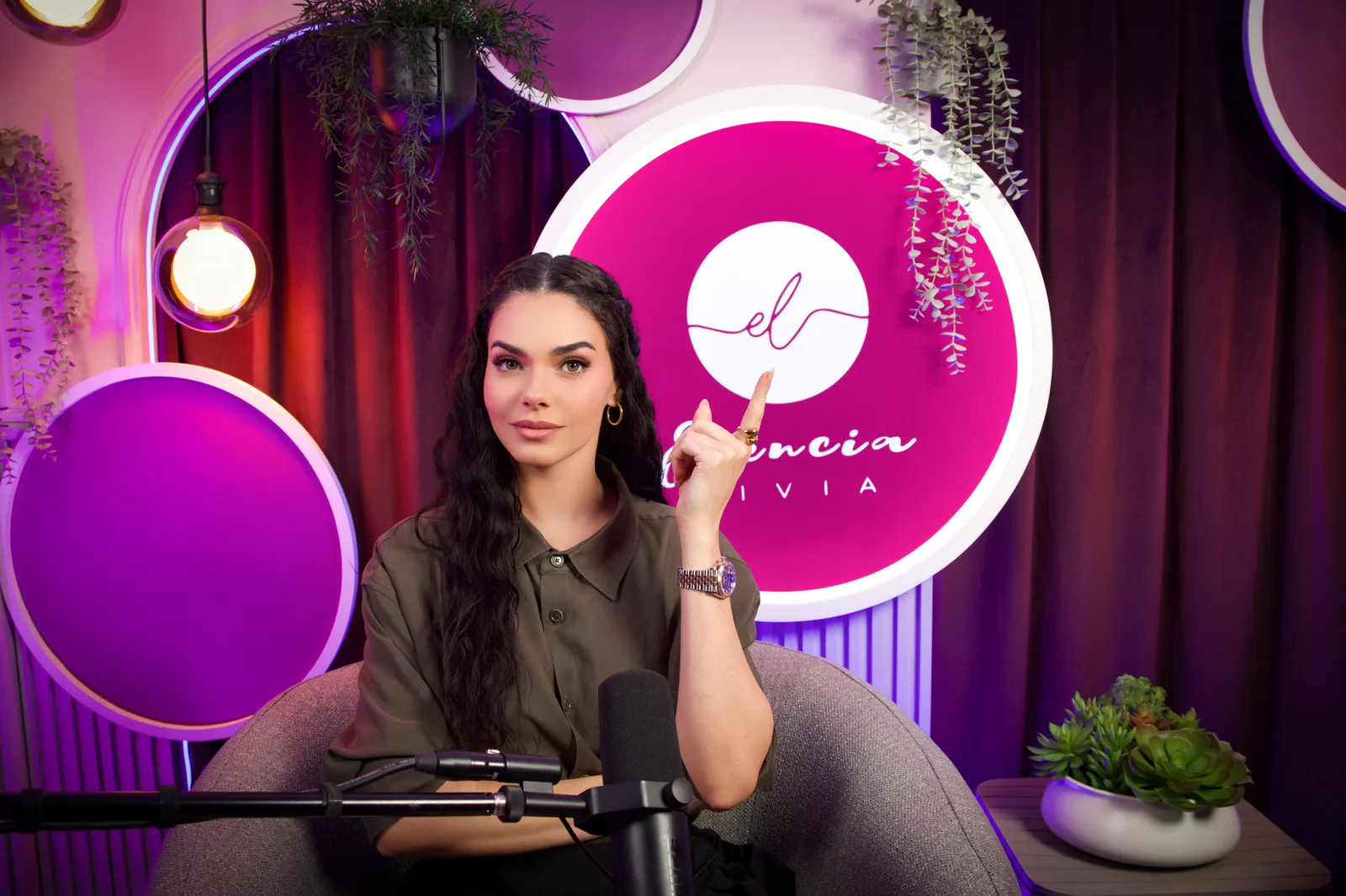 Livia Brito — Esencia Livia Podcast